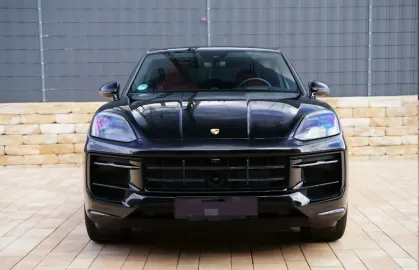 Car image 3