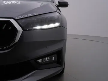 Car image 30