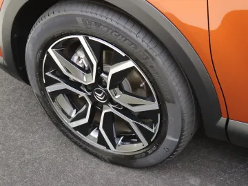 Car image 34