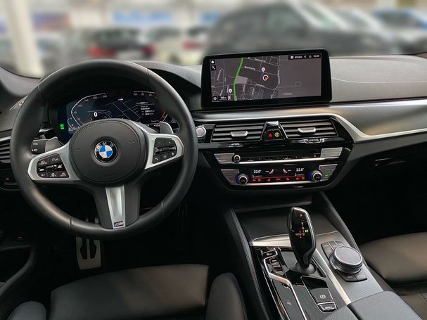 BMW 530d Touring xDrive 210 kW image number 4