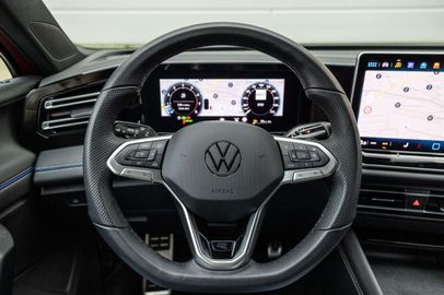 Car image 37