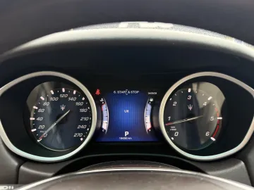 Car image 33