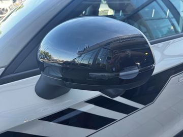 Car image 38