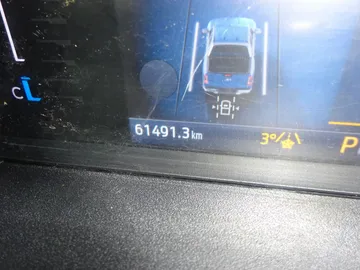 Car image 32
