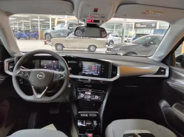 Car image 22