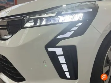 Car image 30