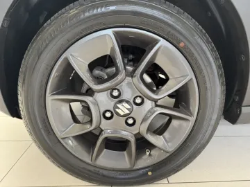Car image 23