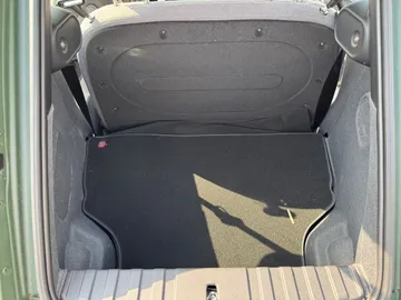 Car image 29
