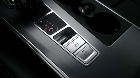 Car image 37