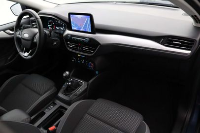 Car image 30