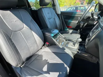 Car image 27