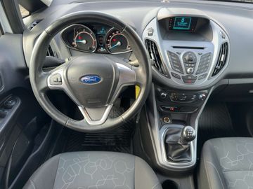 Car image 12