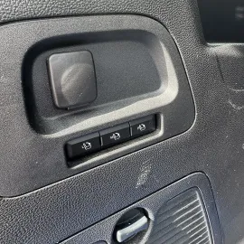 Car image 35