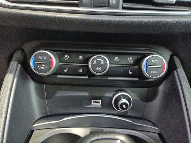 Alfa Romeo Stelvio 2.2 Q4 154 kW image number 21