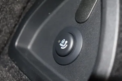 Car image 44