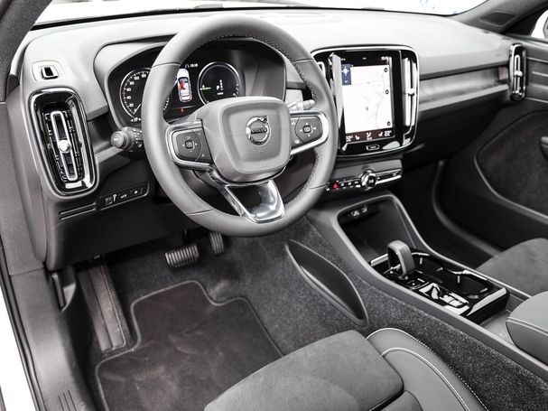 Volvo XC40 T5 Plus 192 kW image number 3