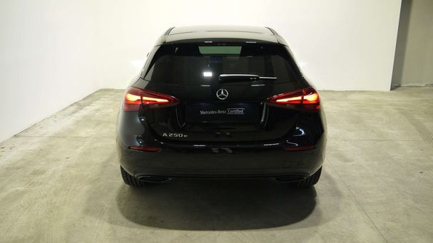 Mercedes-Benz A 250 e 160 kW image number 4