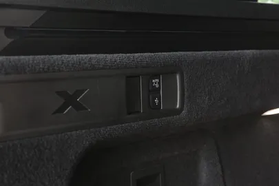 Car image 48