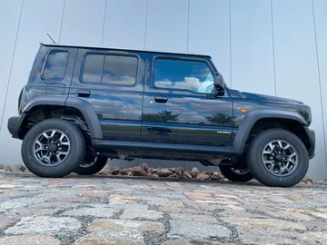 Car image 4