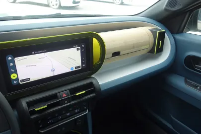 Car image 21