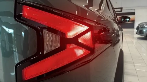 Car image 25