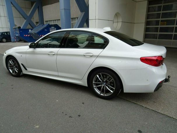 BMW 520d xDrive 140 kW image number 14