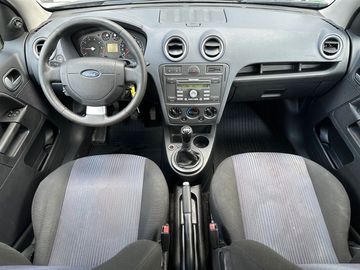 Car image 14