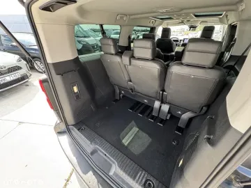Car image 40