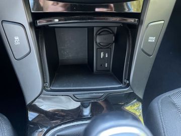 Car image 24