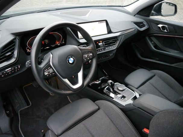 BMW 118i Sport Line 100 kW image number 18