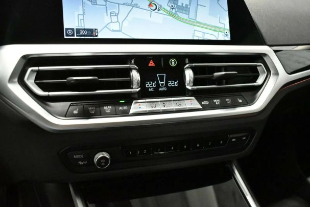 BMW 320i Touring 135 kW image number 14