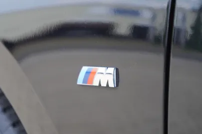 Car image 46