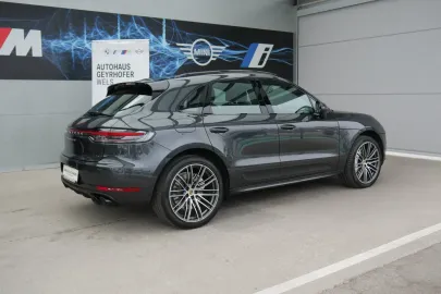 Car image 36