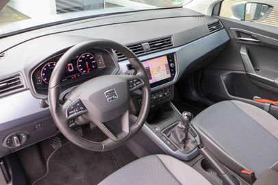 Car image 12