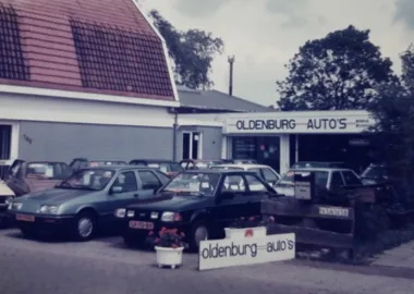Car image 25