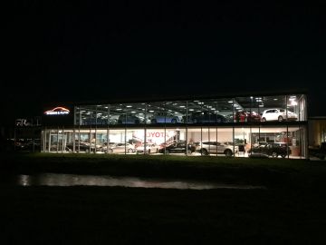 Car image 27
