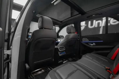 Car image 40
