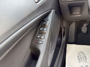 Car image 35