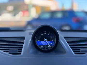 Car image 34