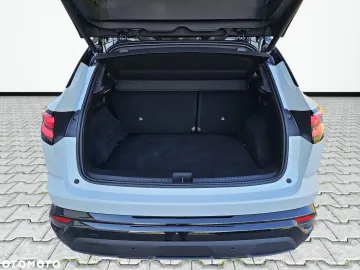Car image 40