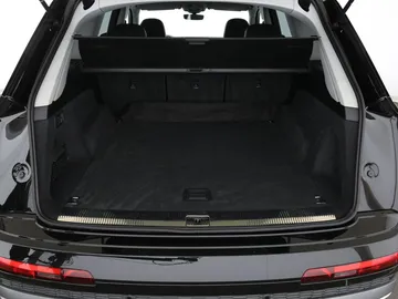 Car image 34