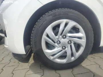 Car image 28