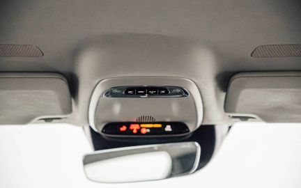 Car image 29