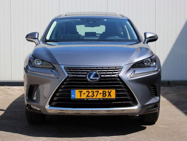 Lexus NX 300 h AWD 145 kW image number 2