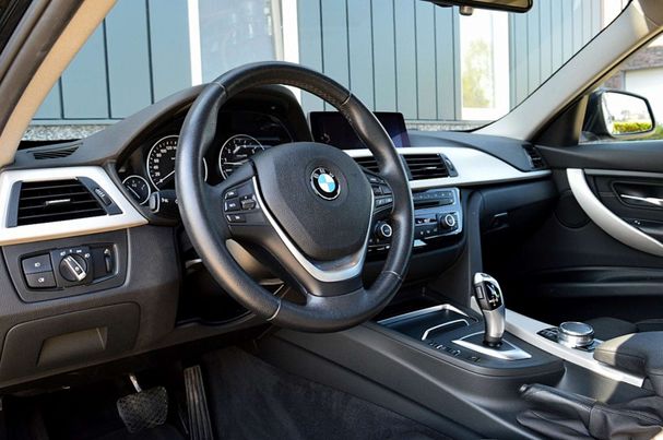 BMW 320i 135 kW image number 10