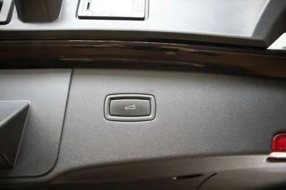 Car image 44