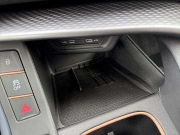 Car image 32