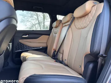 Car image 32
