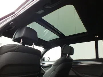 Car image 32