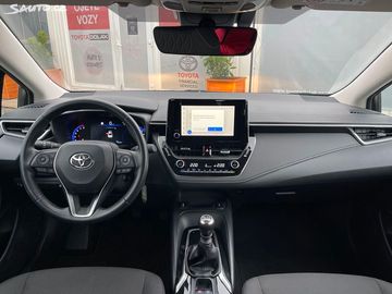 Car image 12